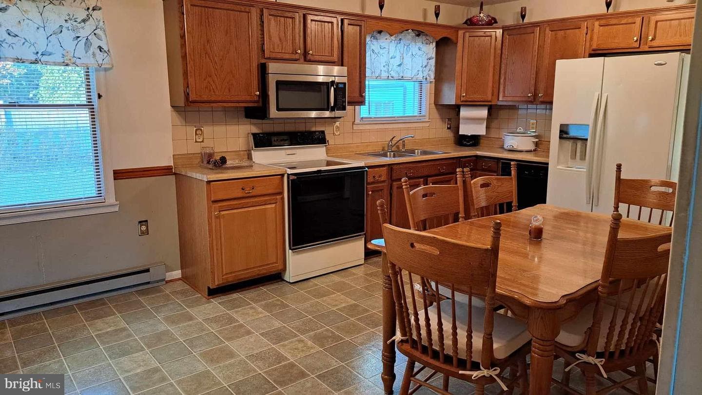243 Fulton Avenue photo 10