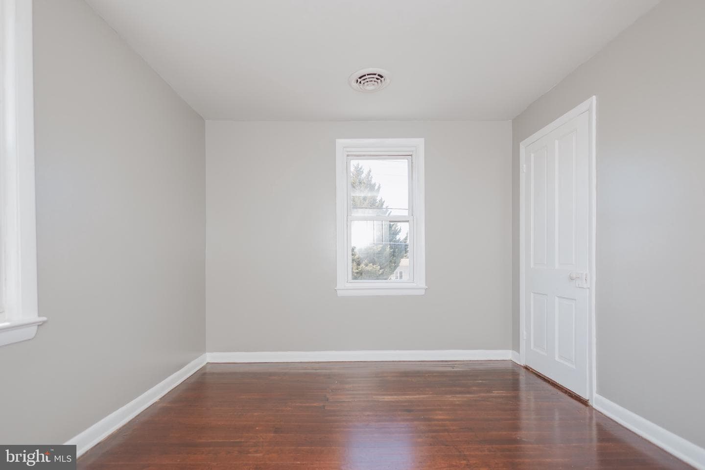 203 S George Street photo 20