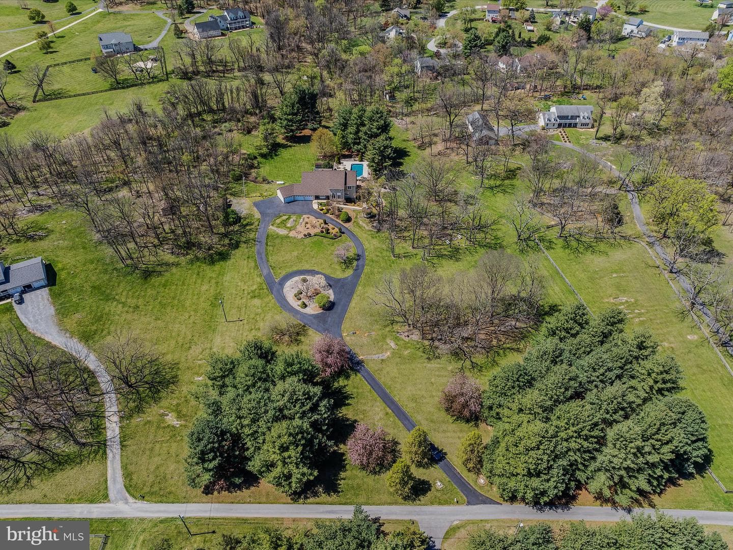 240 W Blakeley Drive W photo 101