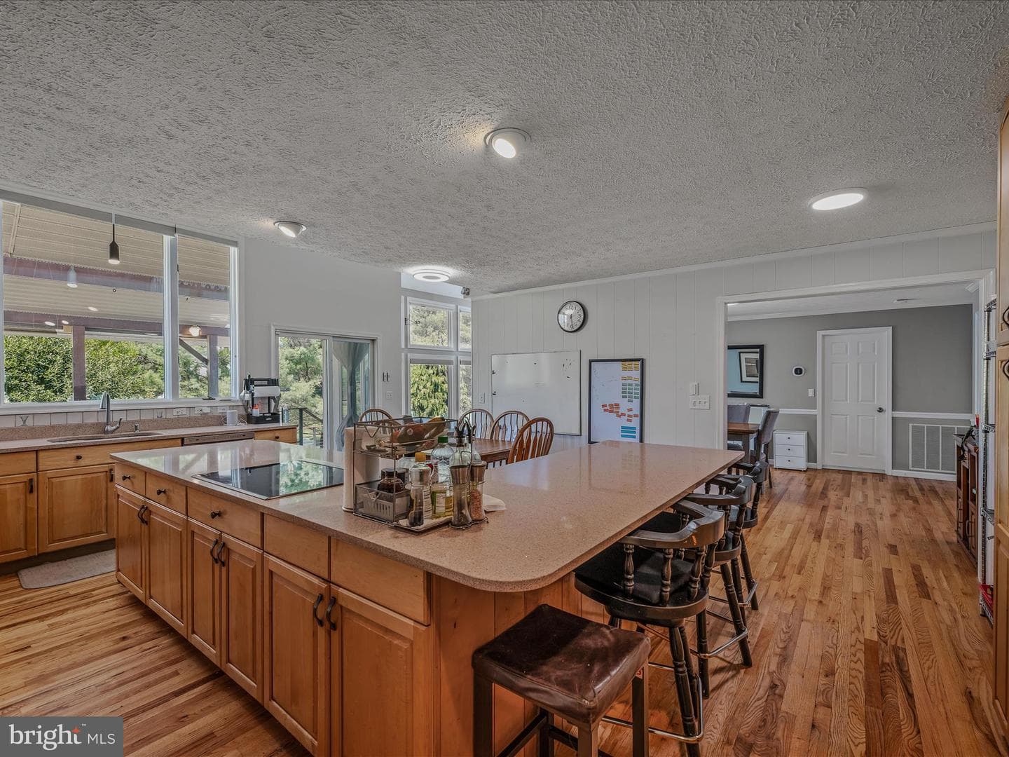 240 W Blakeley Drive W photo 16