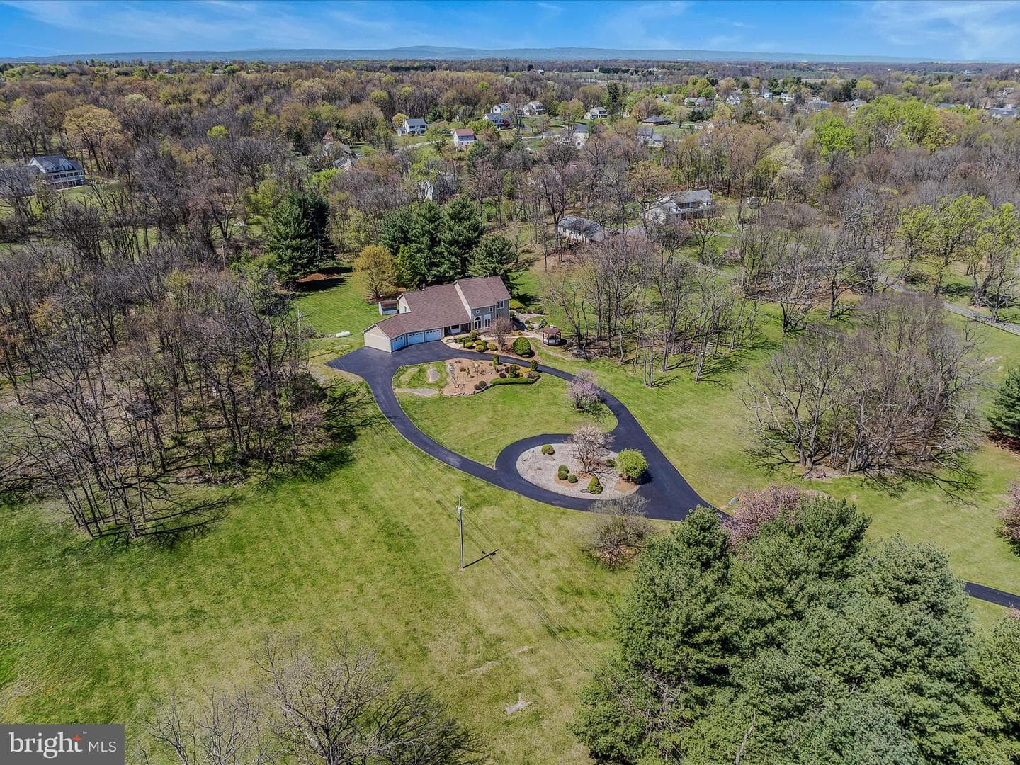 240 W Blakeley Drive W photo 4
