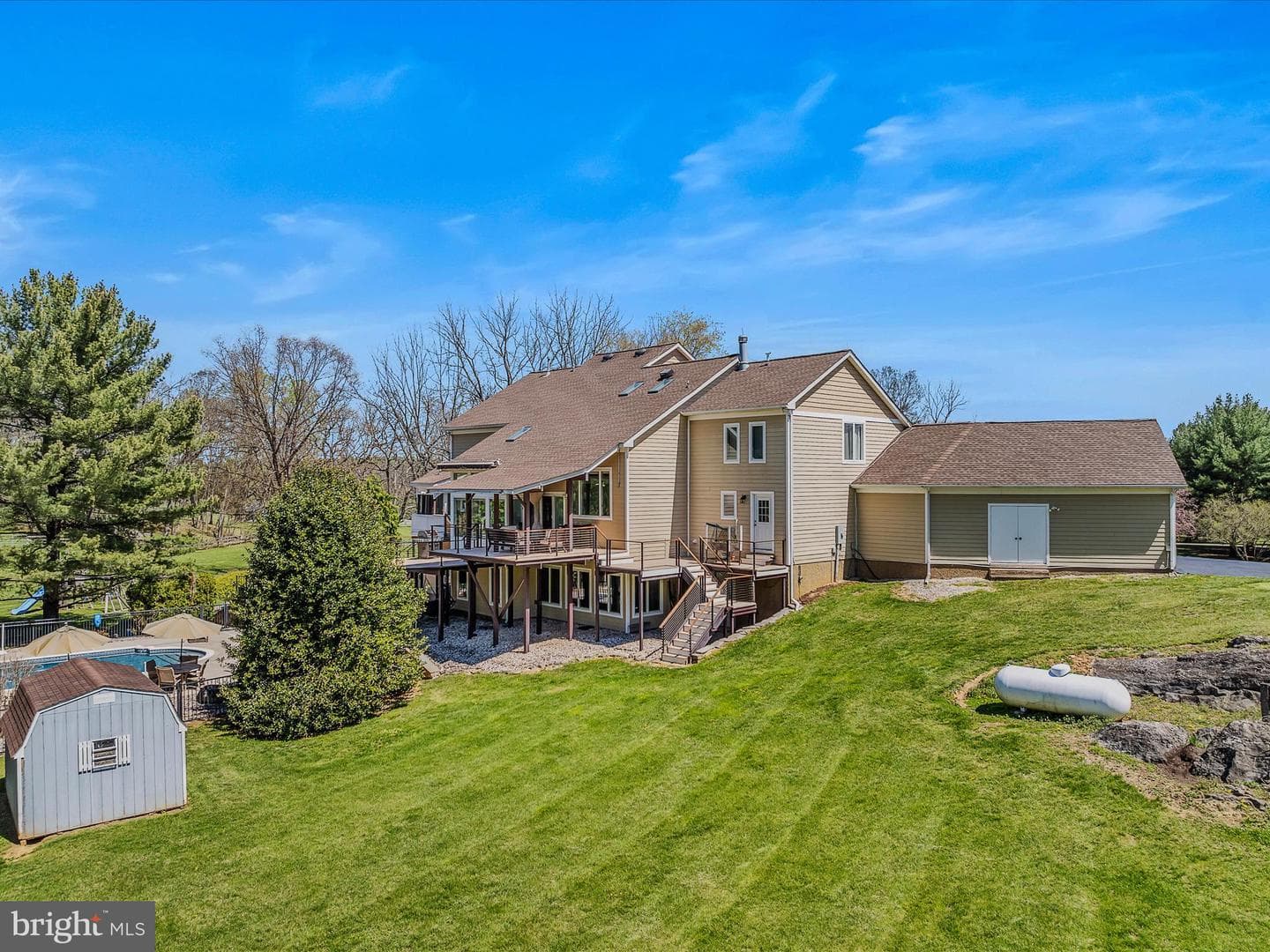 240 W Blakeley Drive W photo 91