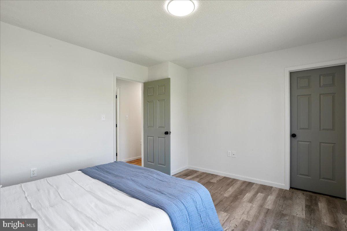 211 E 11th Avenue photo 20