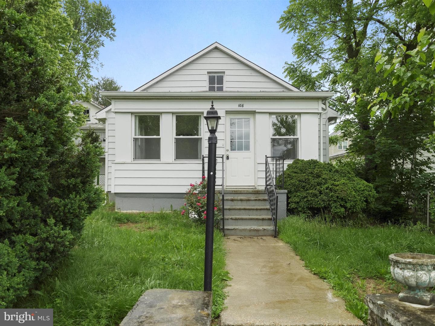 108 E 12th Avenue photo 33