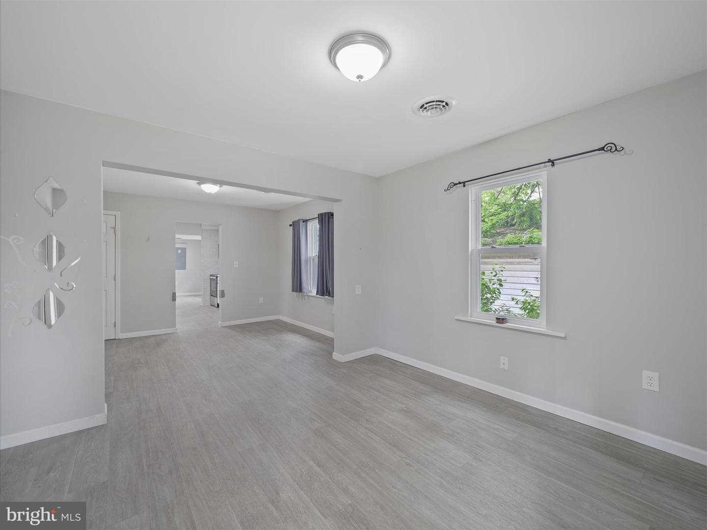 108 E 12th Avenue photo 6