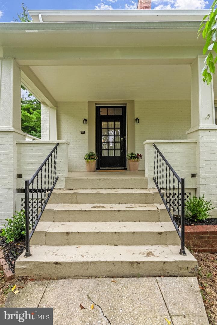 630 Washington Street photo 4