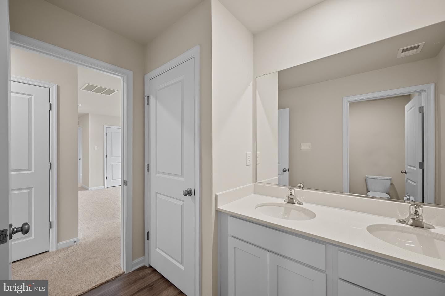 444 Atkinson Street photo 27