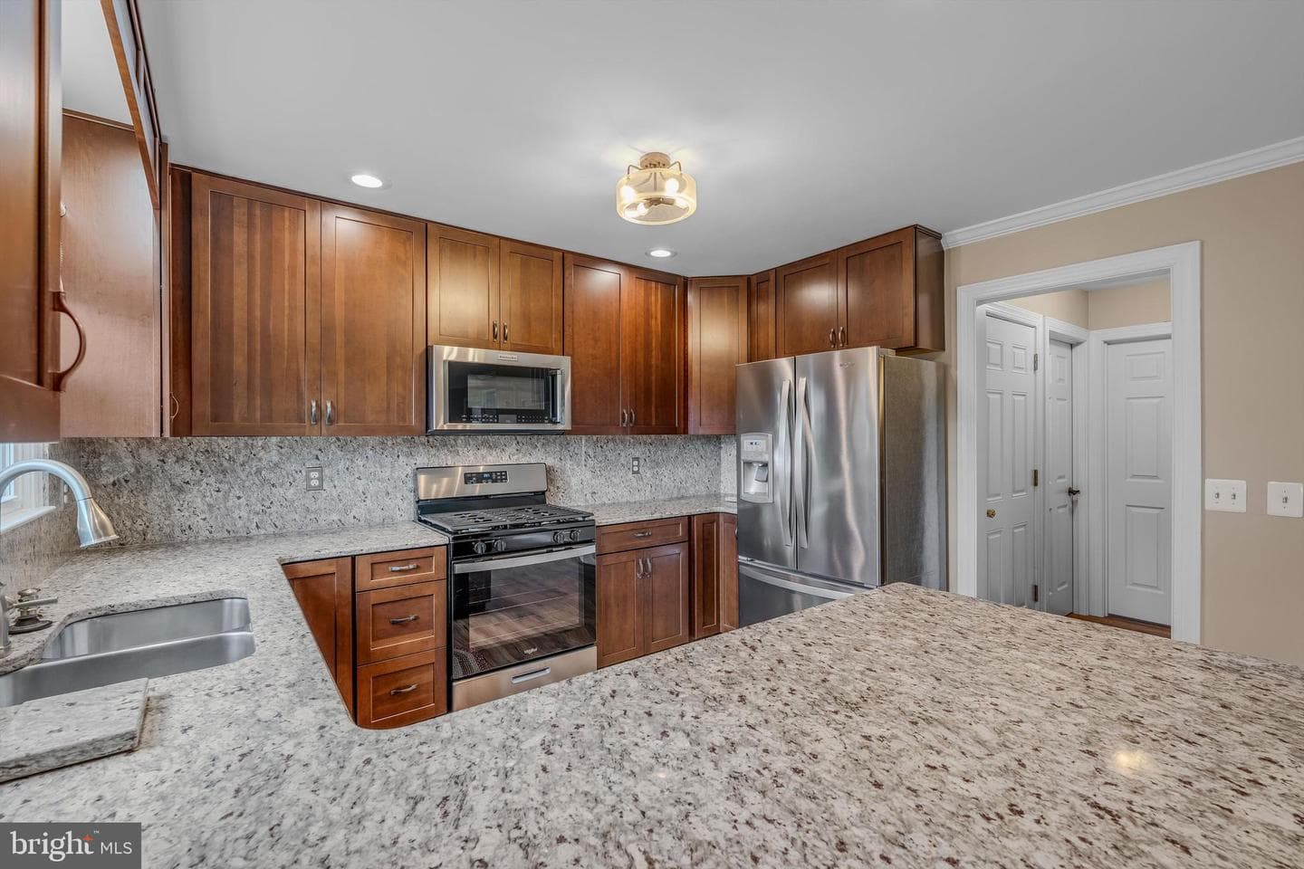 400 Deer Ridge Drive photo 18