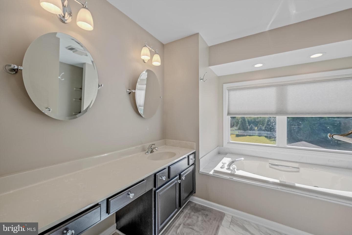 400 Deer Ridge Drive photo 32
