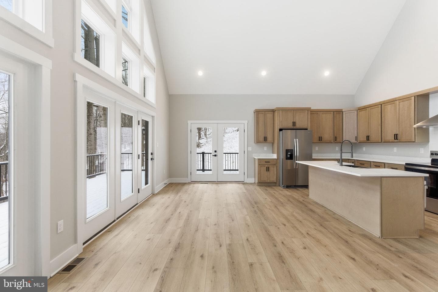 250 Adelaide Circle photo 13