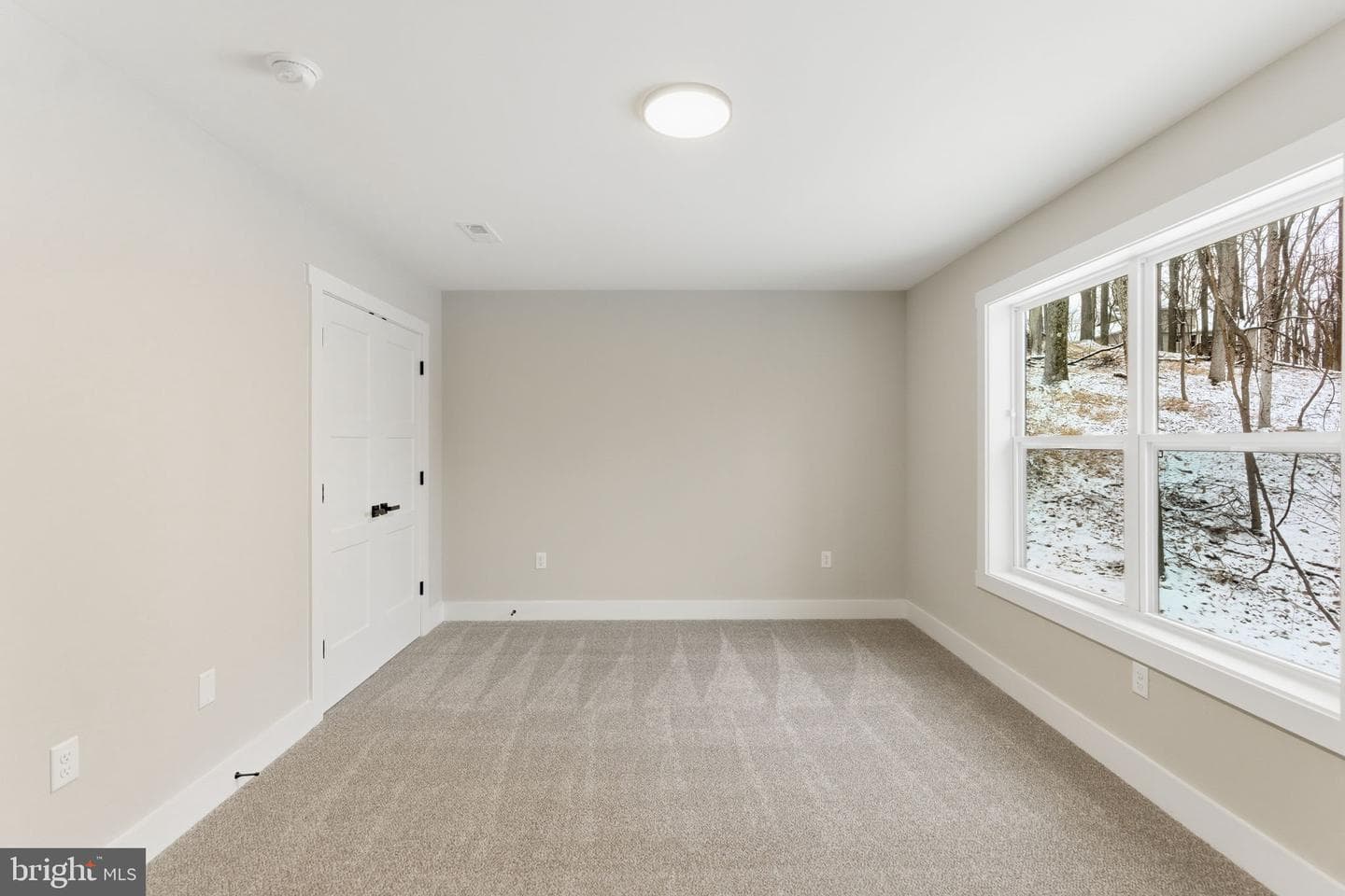 250 Adelaide Circle photo 30