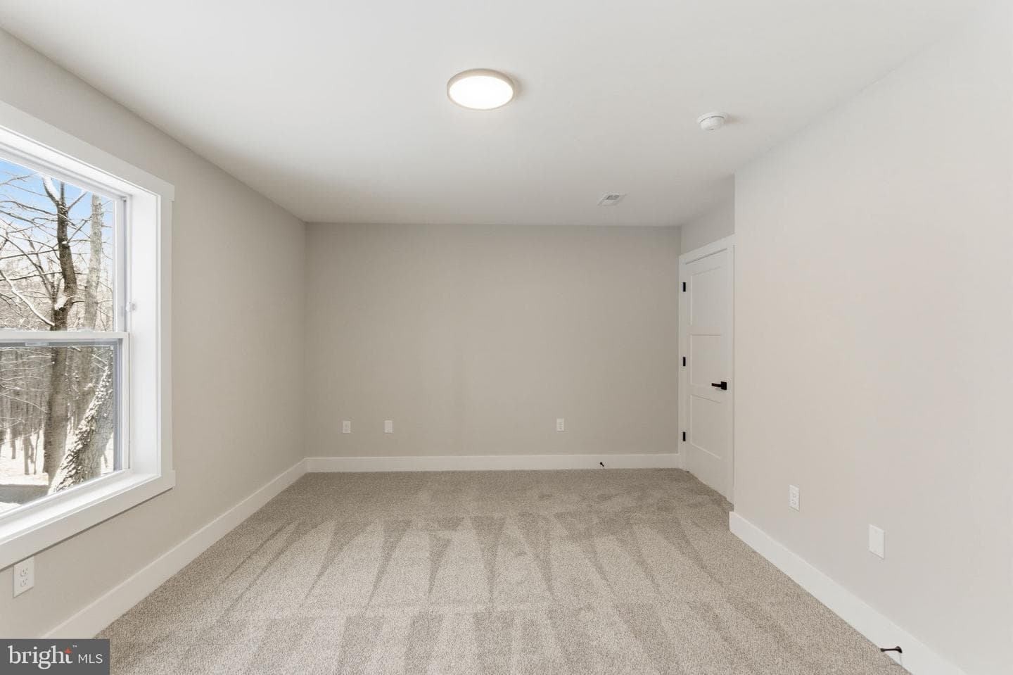 250 Adelaide Circle photo 31