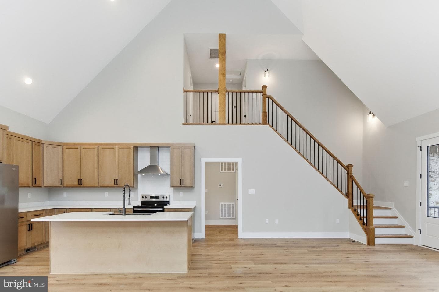250 Adelaide Circle photo 5