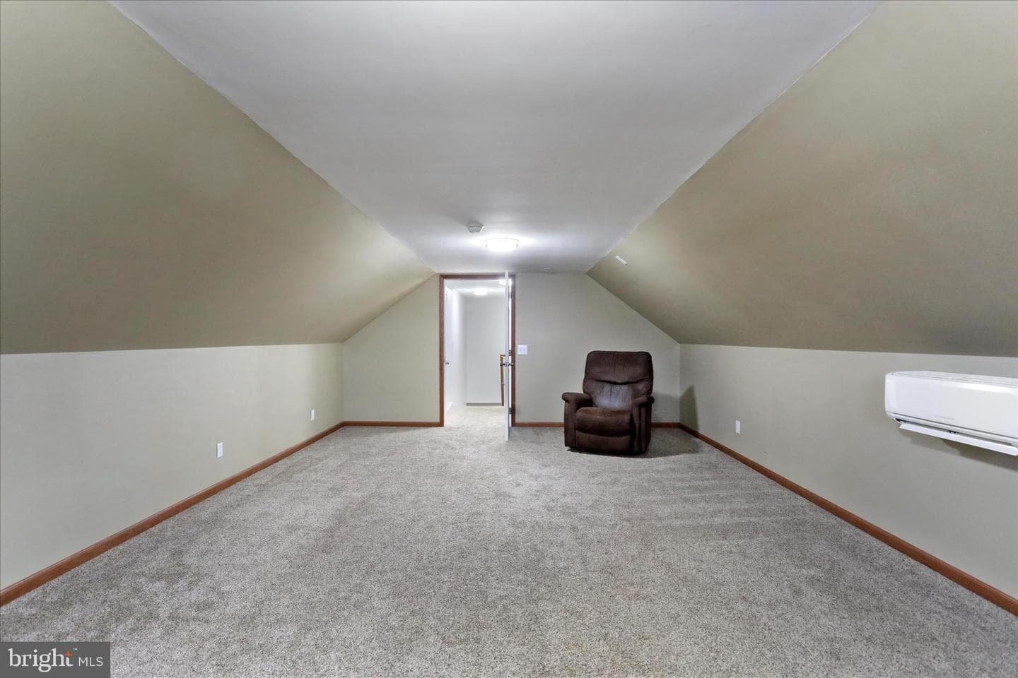 135 Carter Avenue photo 33