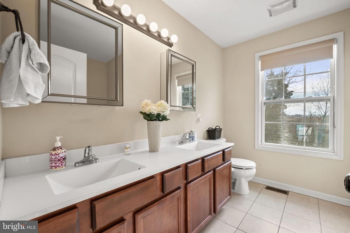 99 Nathaniel Drive photo 15