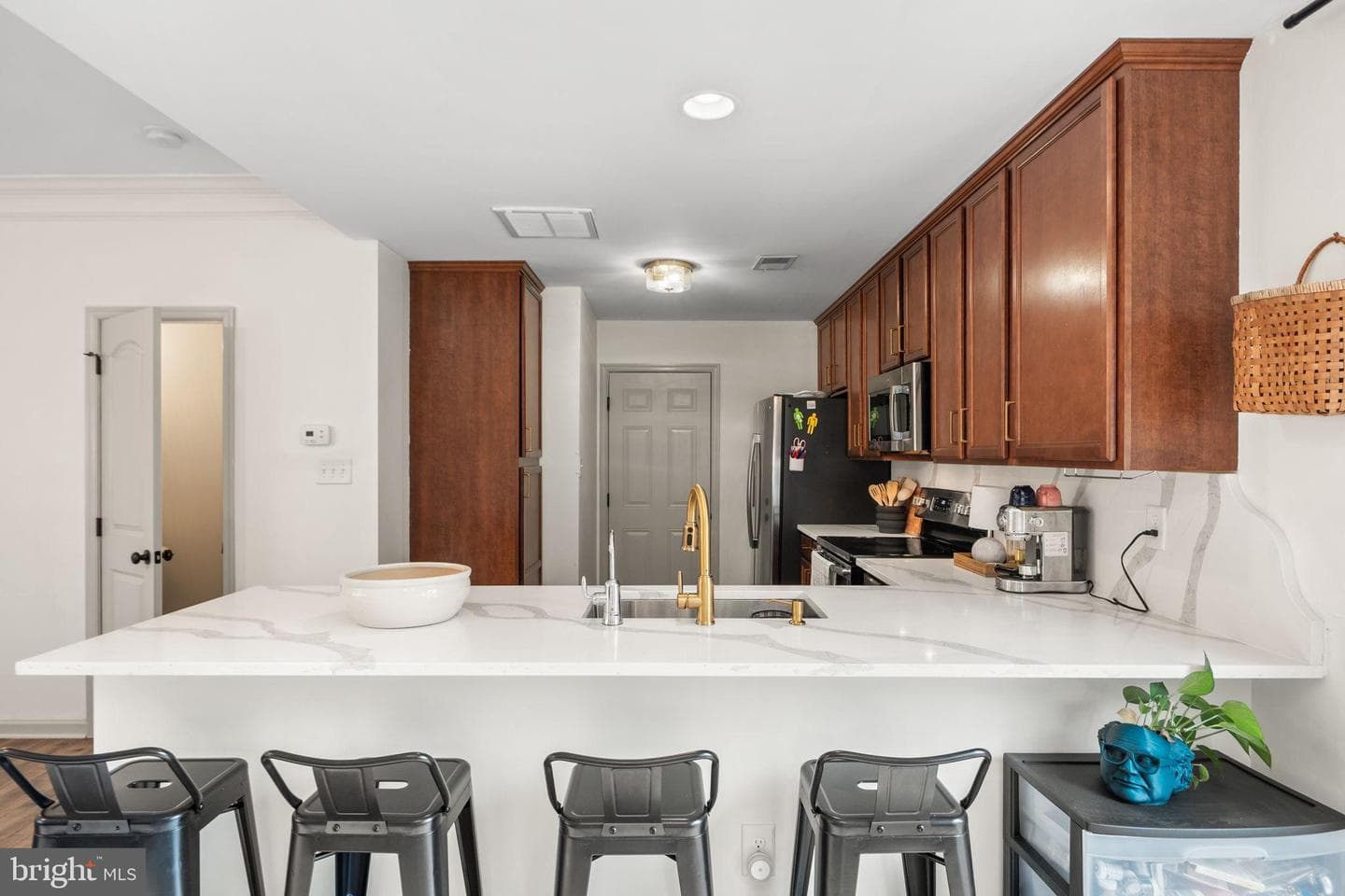 99 Nathaniel Drive photo 5