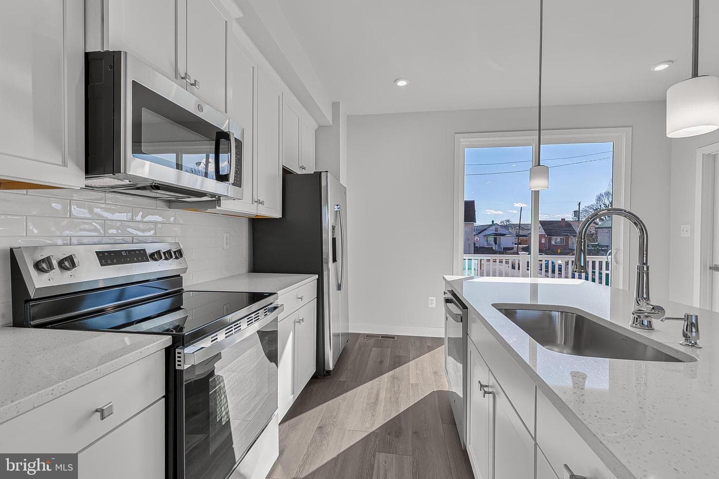 9 Oasis Avenue photo 11