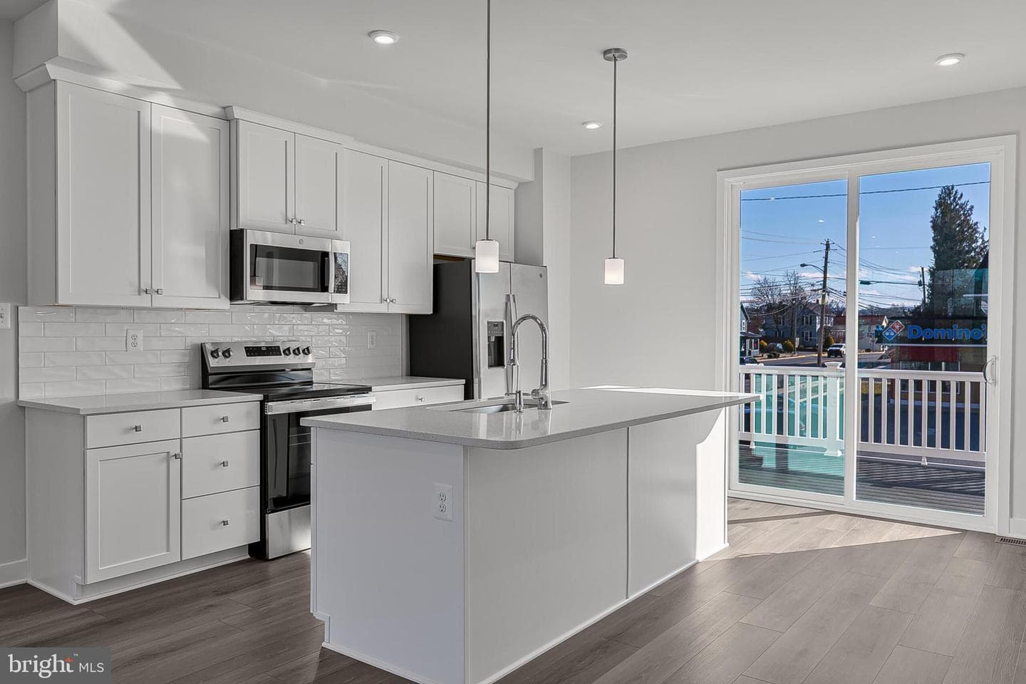 9 Oasis Avenue photo 9