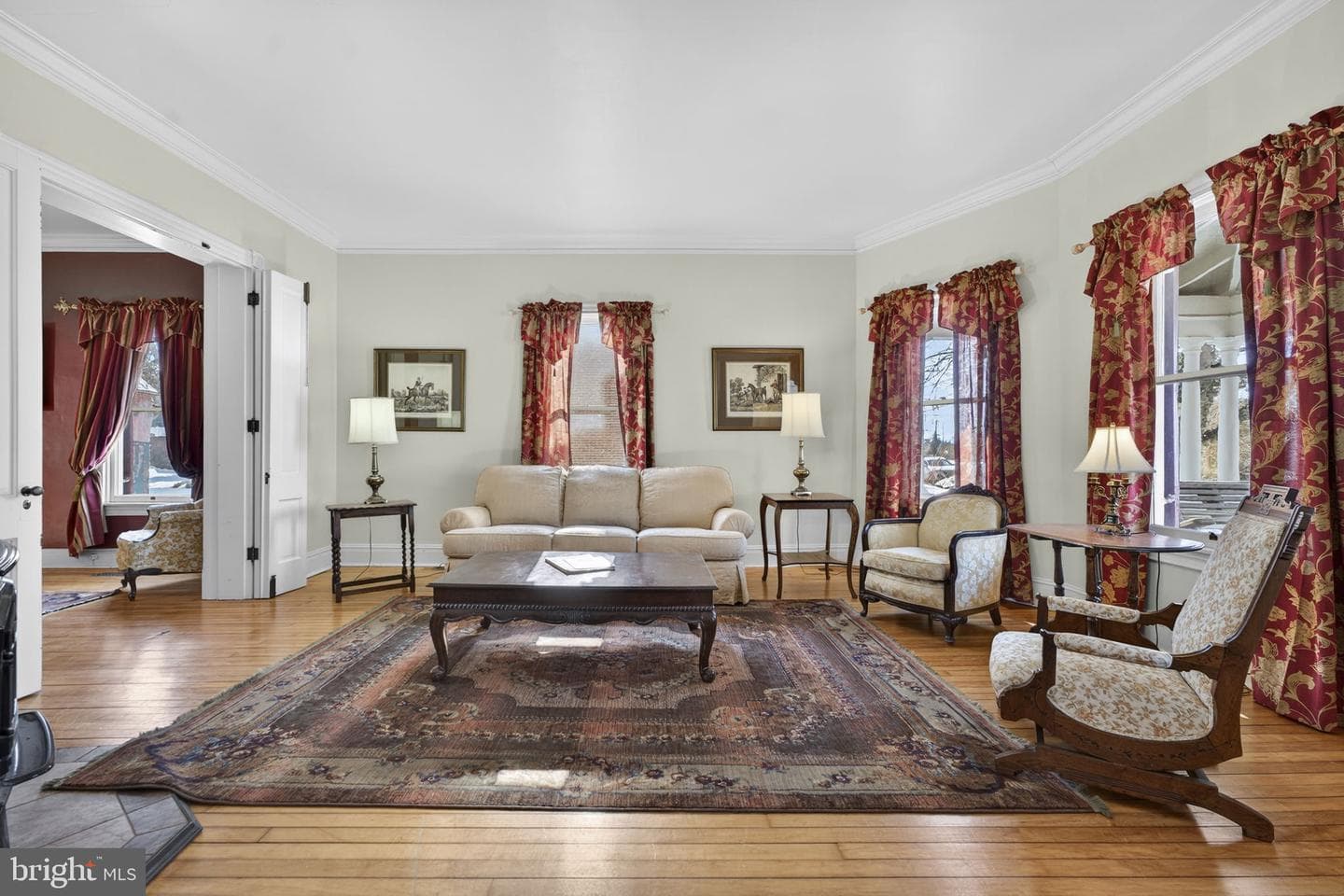 523 S George Street photo 24