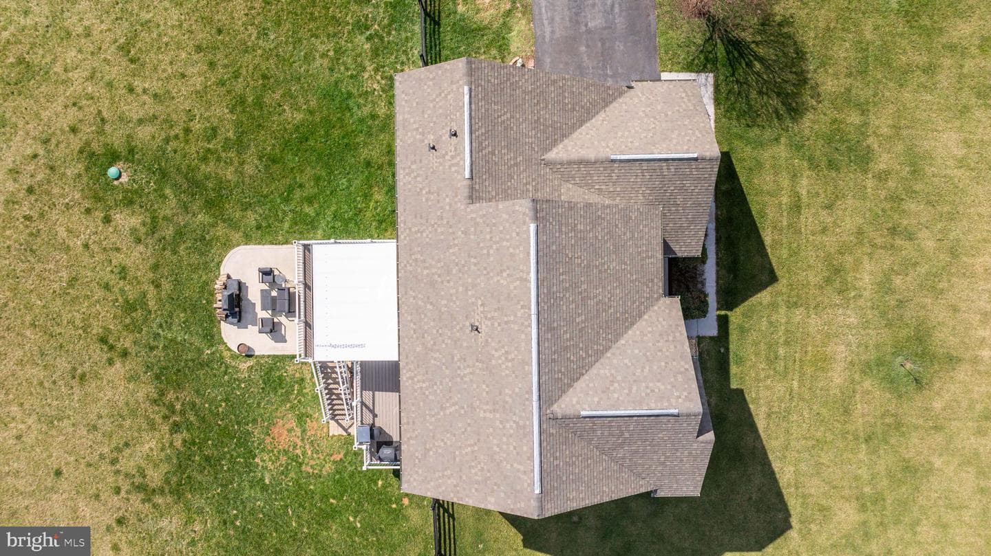 118 Carriage Drive photo 63
