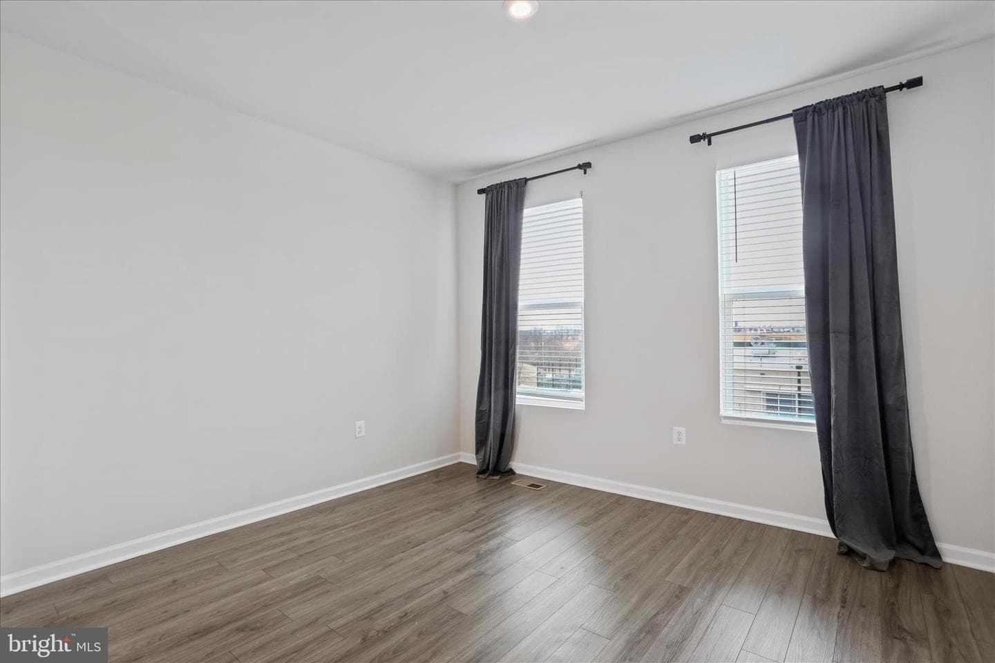 135 Presidents Pointe Avenue photo 15