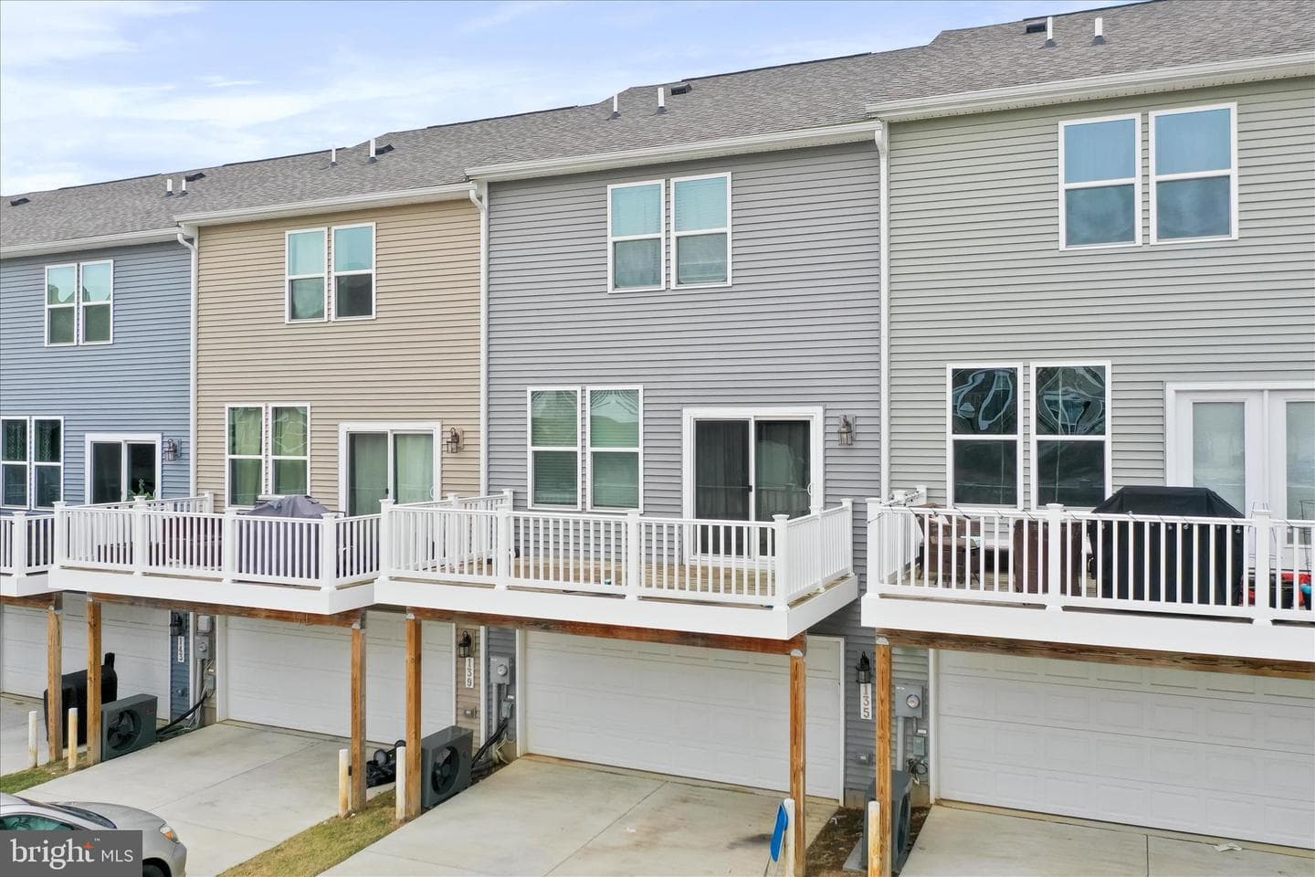 135 Presidents Pointe Avenue photo 36