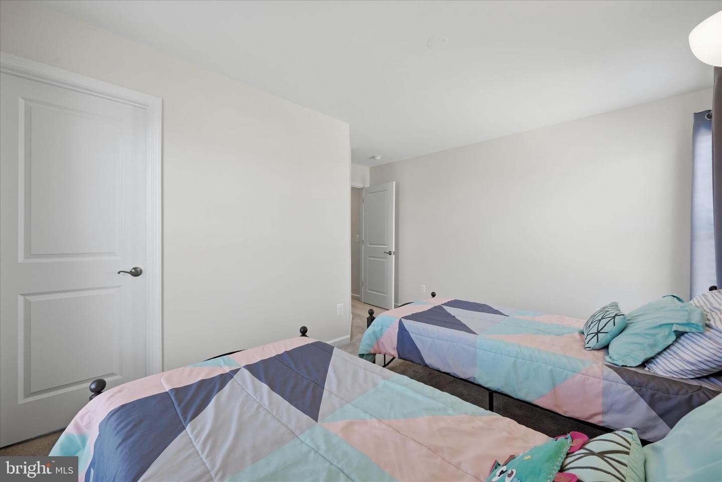 224 Courier Drive photo 32