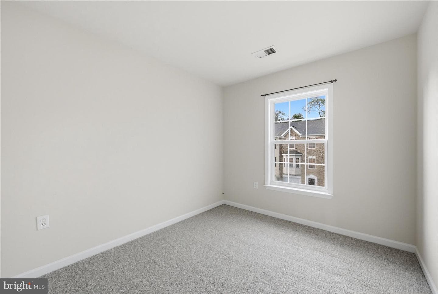 32 Bruce Drive photo 27