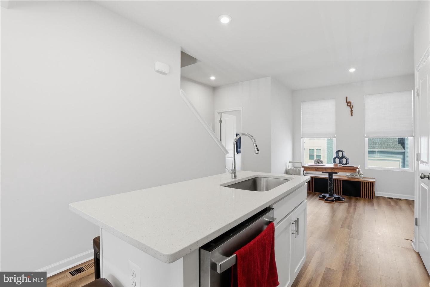 186 Coolidge Avenue photo 12