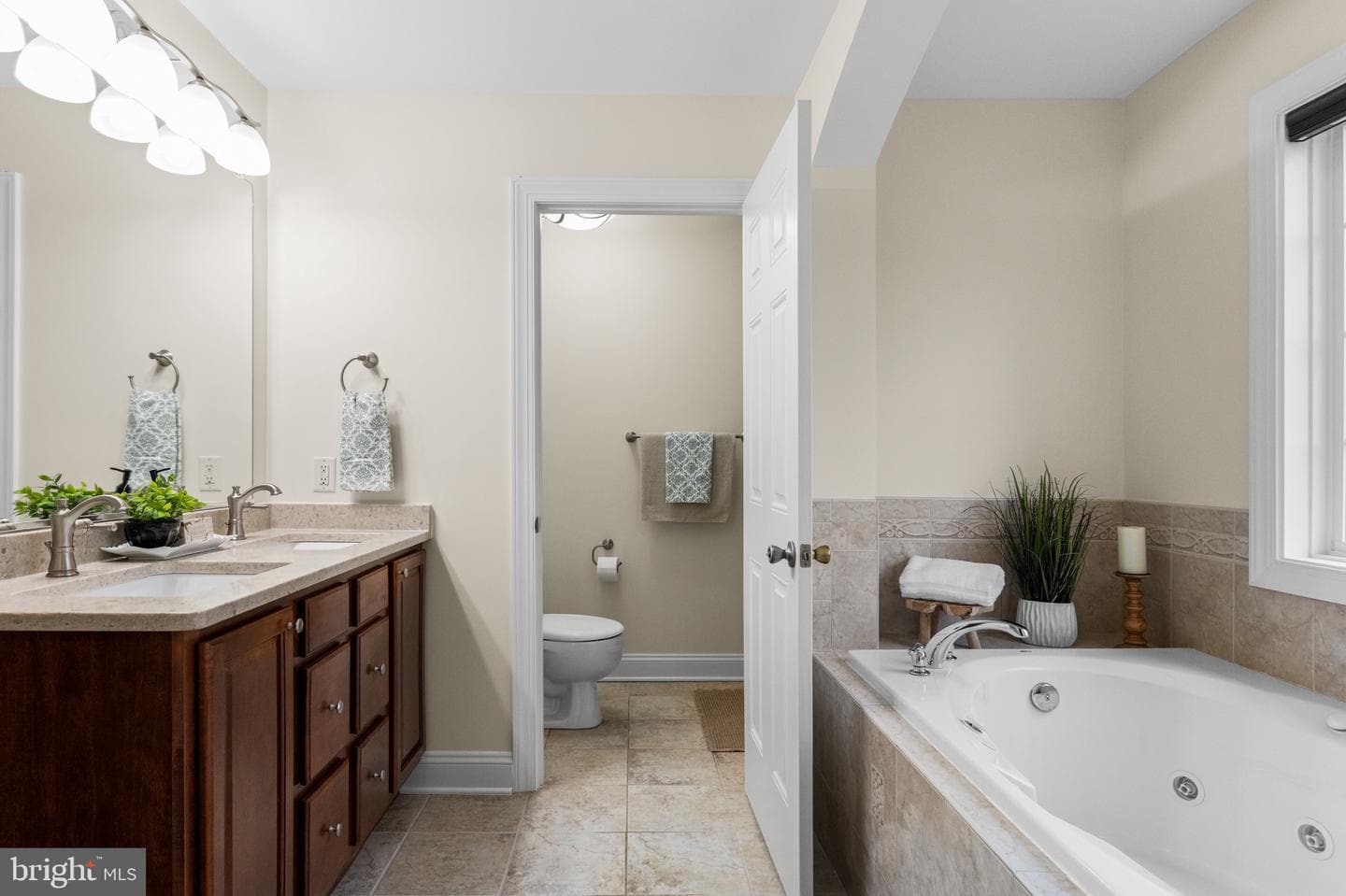 33 Caesar Road photo 24
