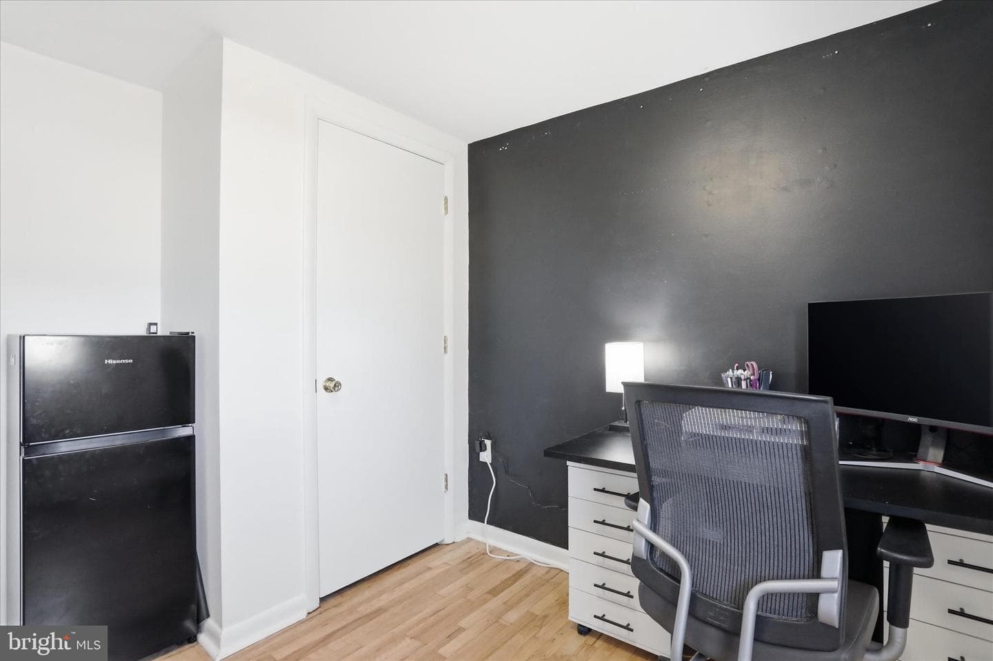 218 E 4th Avenue photo 11