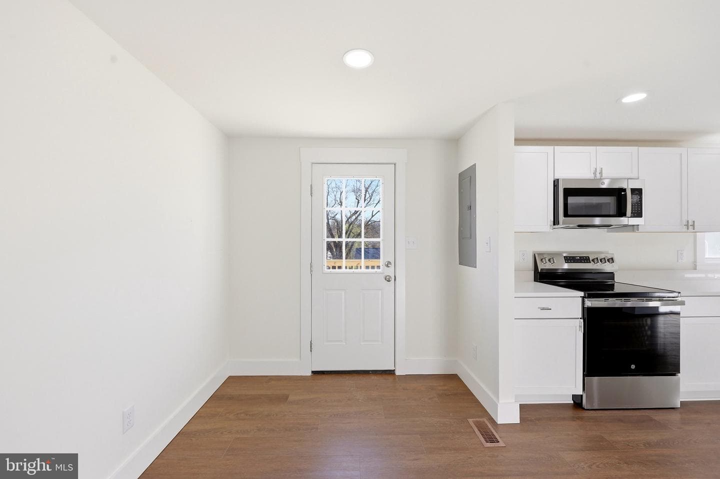 39 Nightingale Lane photo 13