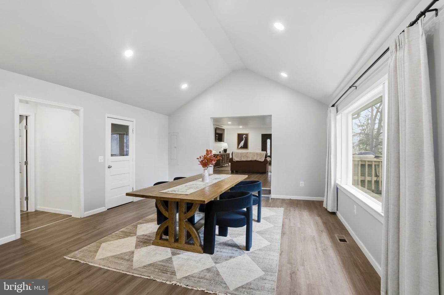 842 Valley View Road photo 8