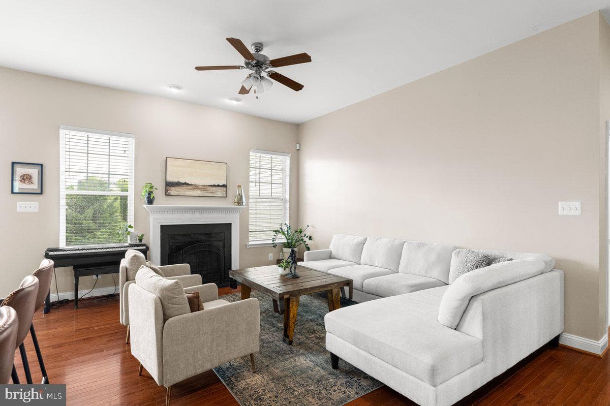91 Burberry Lane photo 3