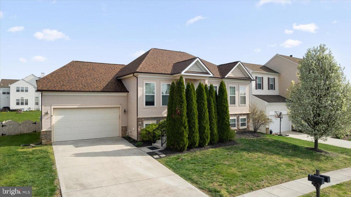 91 Burberry Lane photo 33