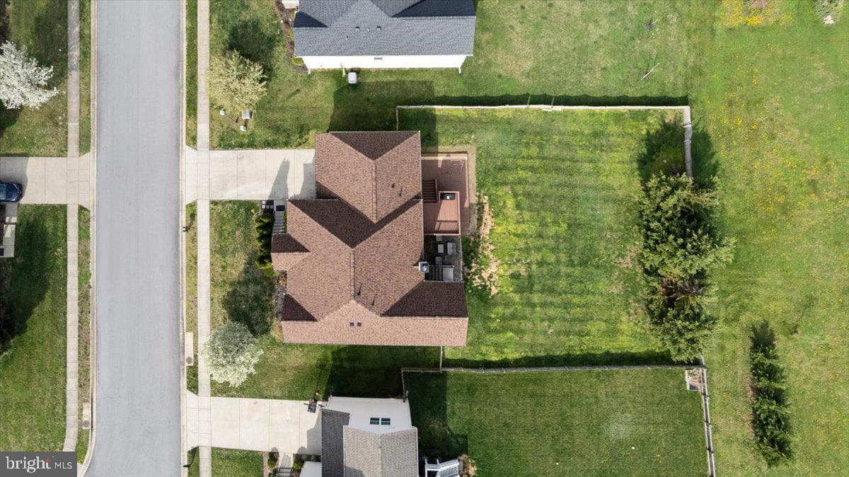 91 Burberry Lane photo 36