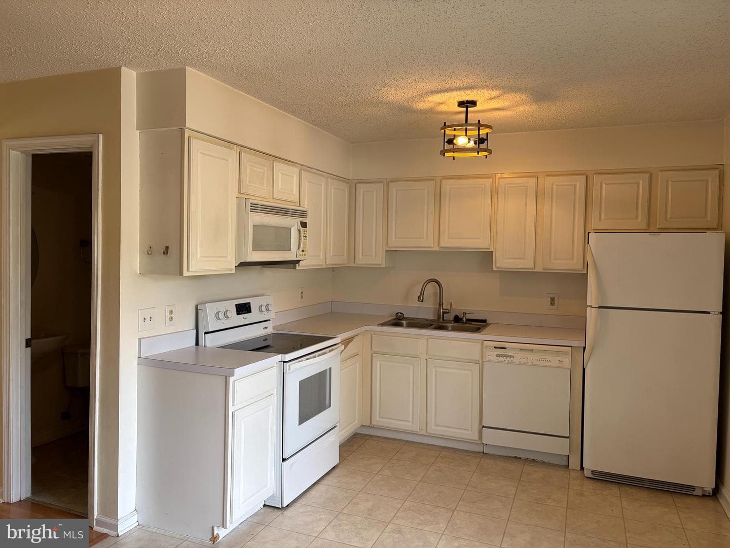 207 Greenhill Court photo 9