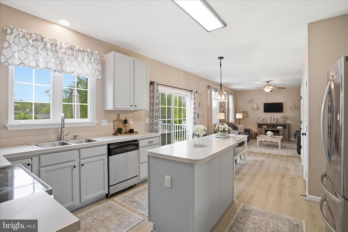 244 Kimberwicke Drive N photo 5