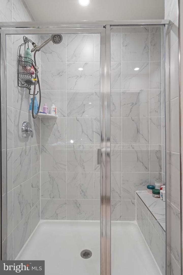 179 National Street photo 35