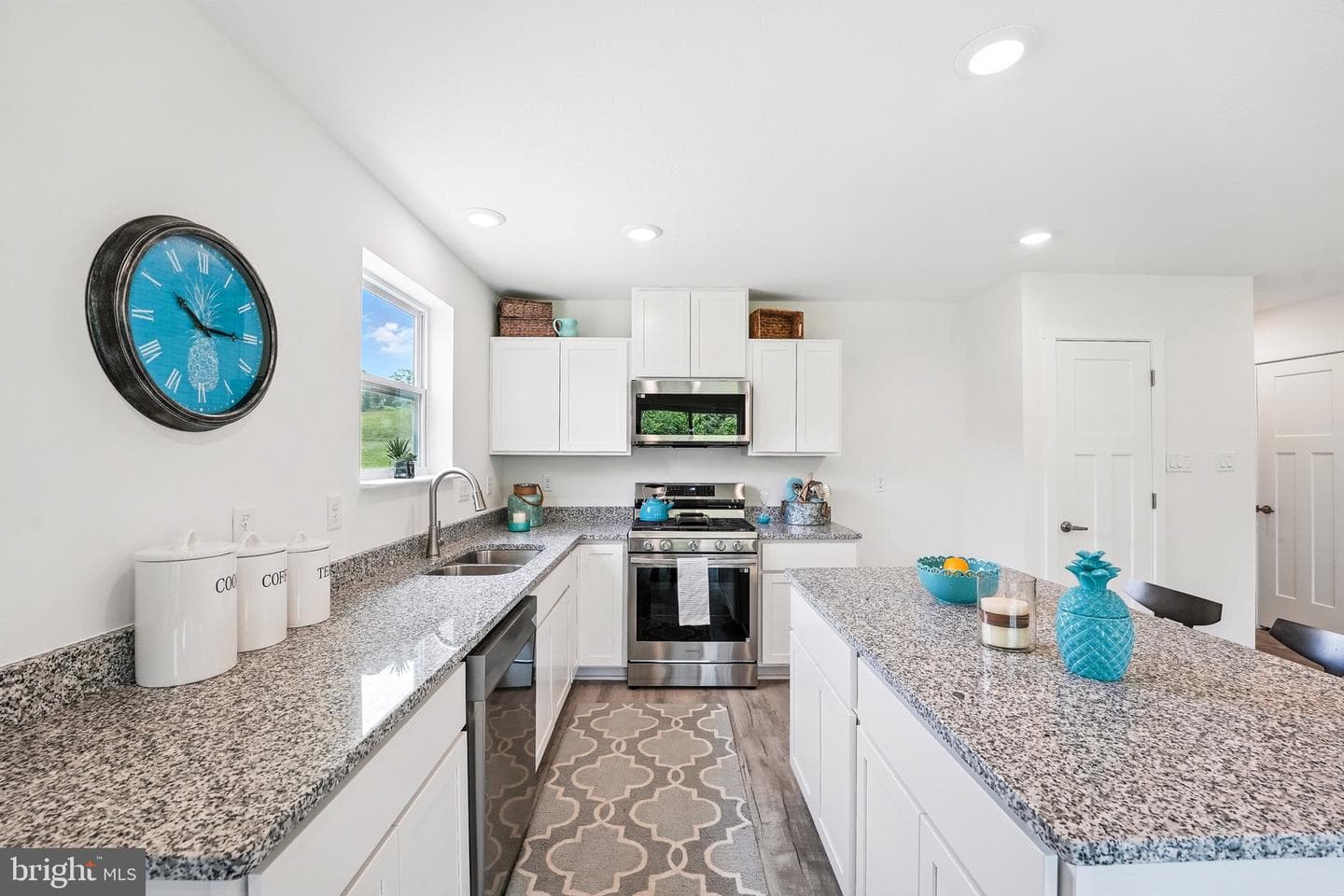 1 Thorton Avenue photo 22