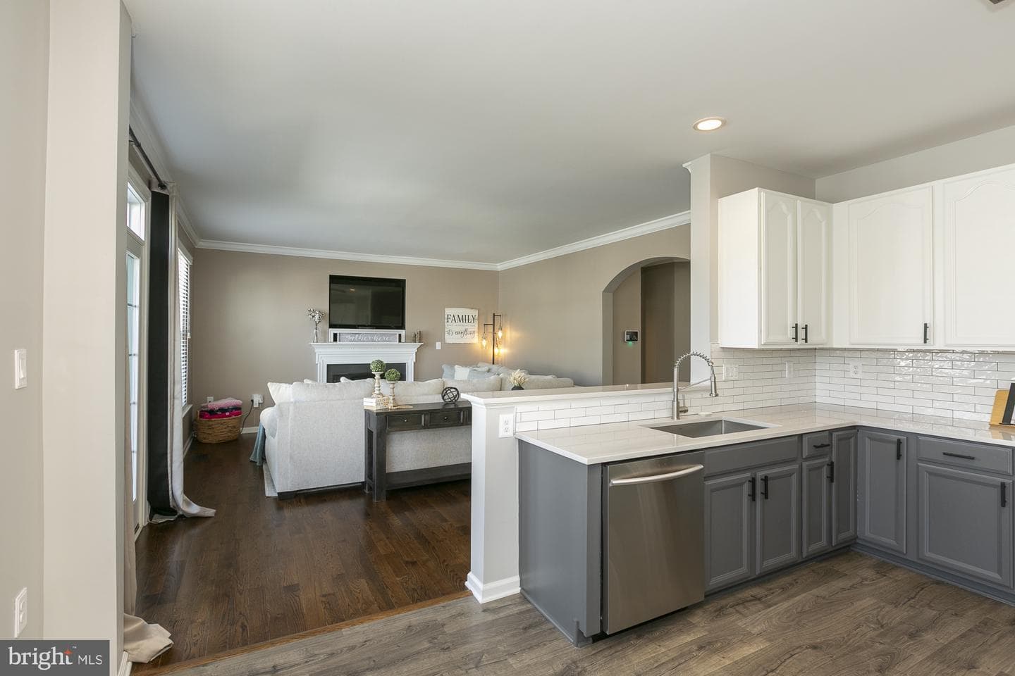 334 Calmes Street photo 24