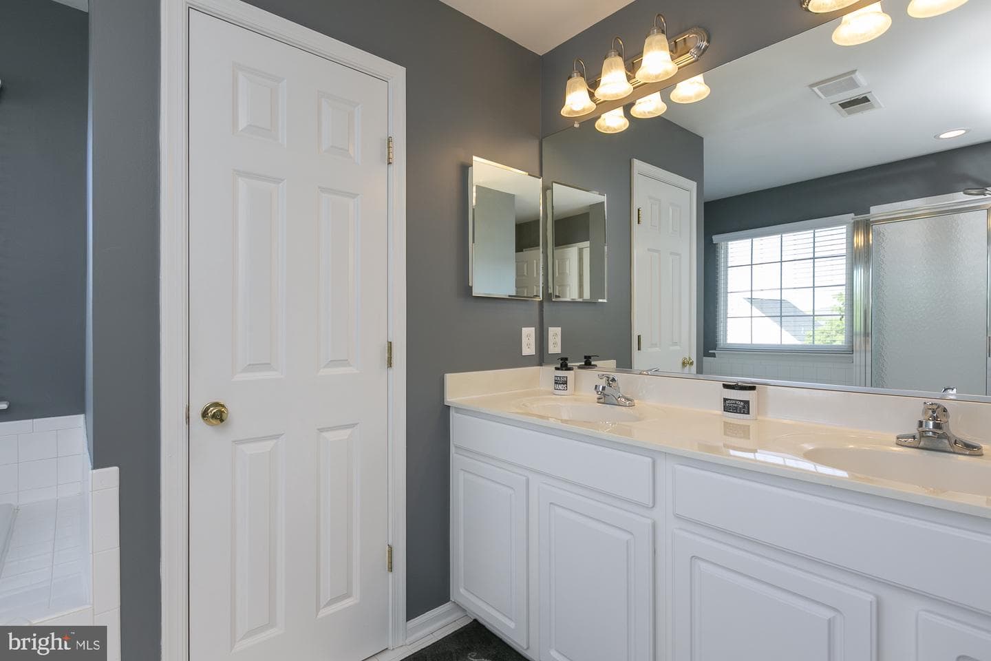 334 Calmes Street photo 44