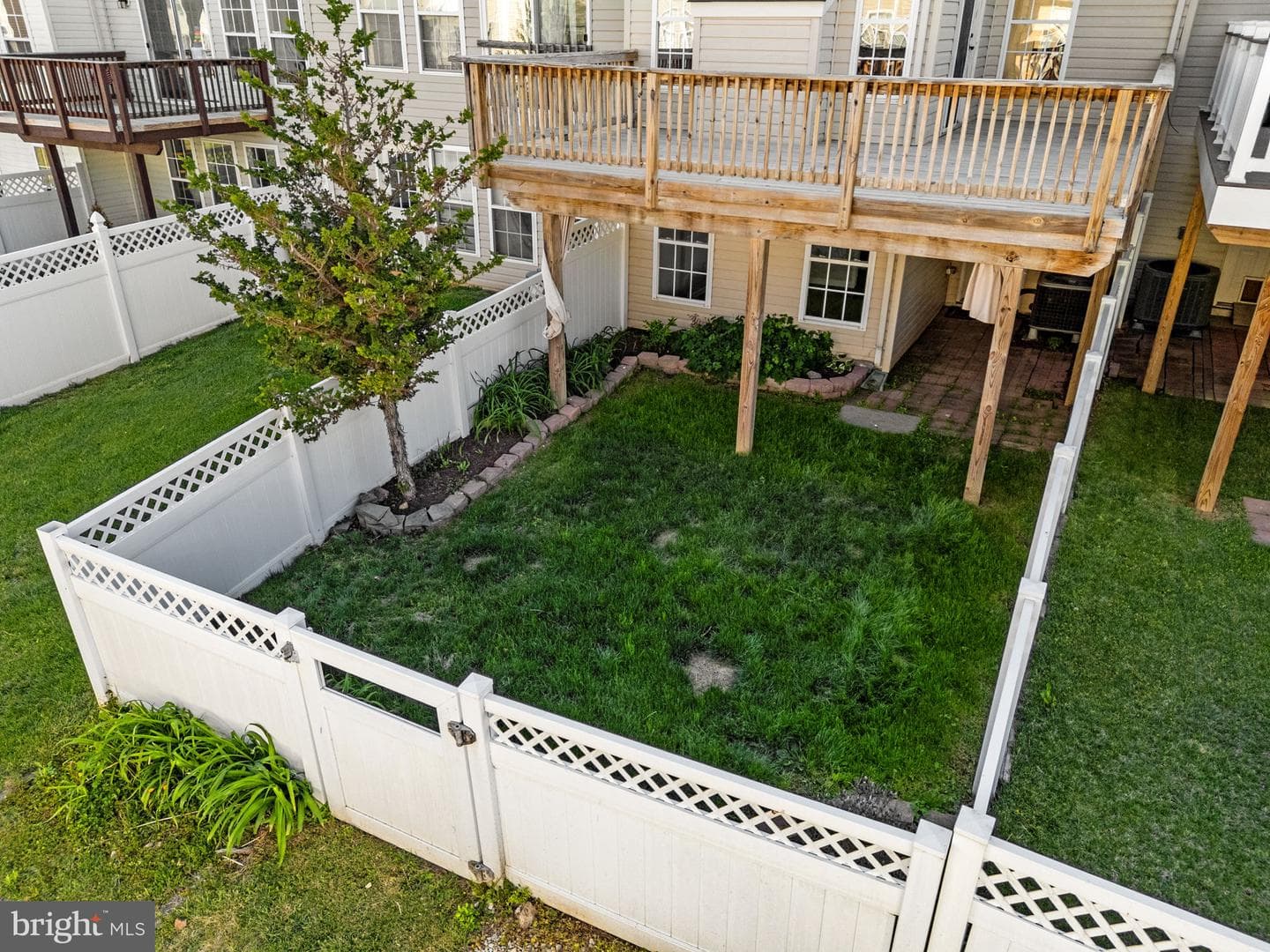 1229 Mare Street photo 72