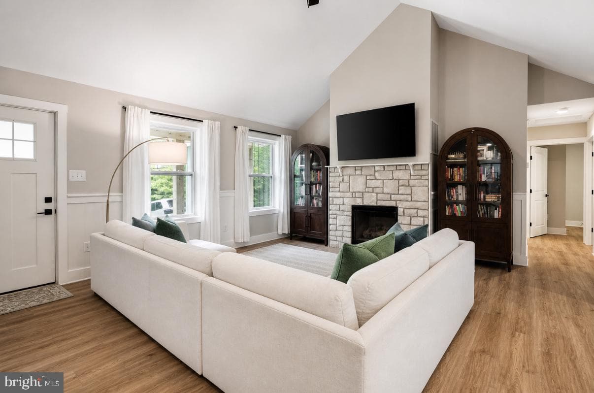900 Bunny Lane photo 2