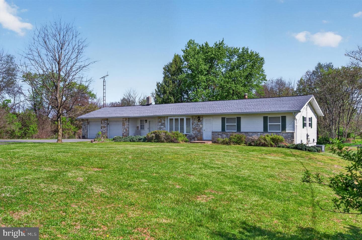 6679 Martinsburg Pike photo 2