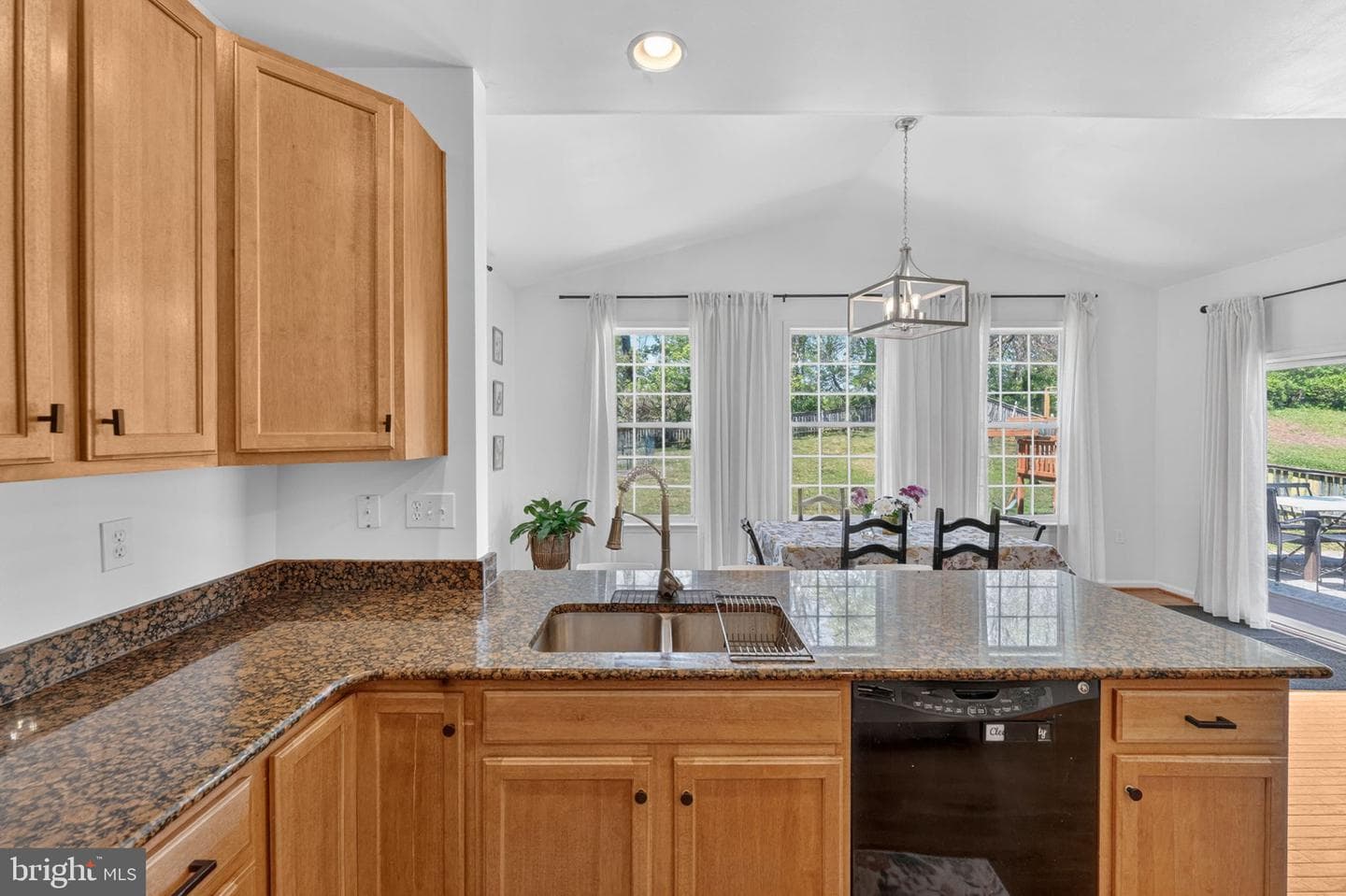 195 Hughs Road photo 32