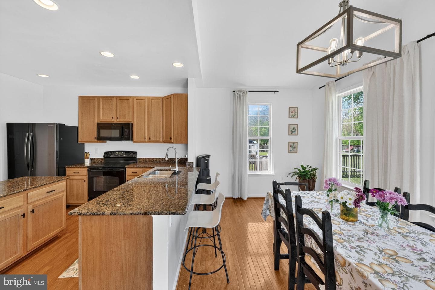 195 Hughs Road photo 36