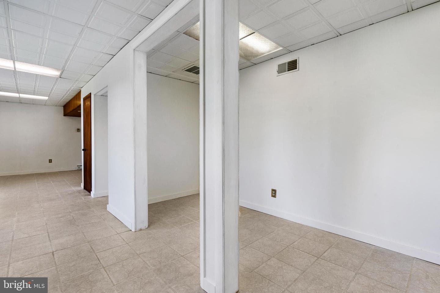 355 Pointfield Drive photo 32