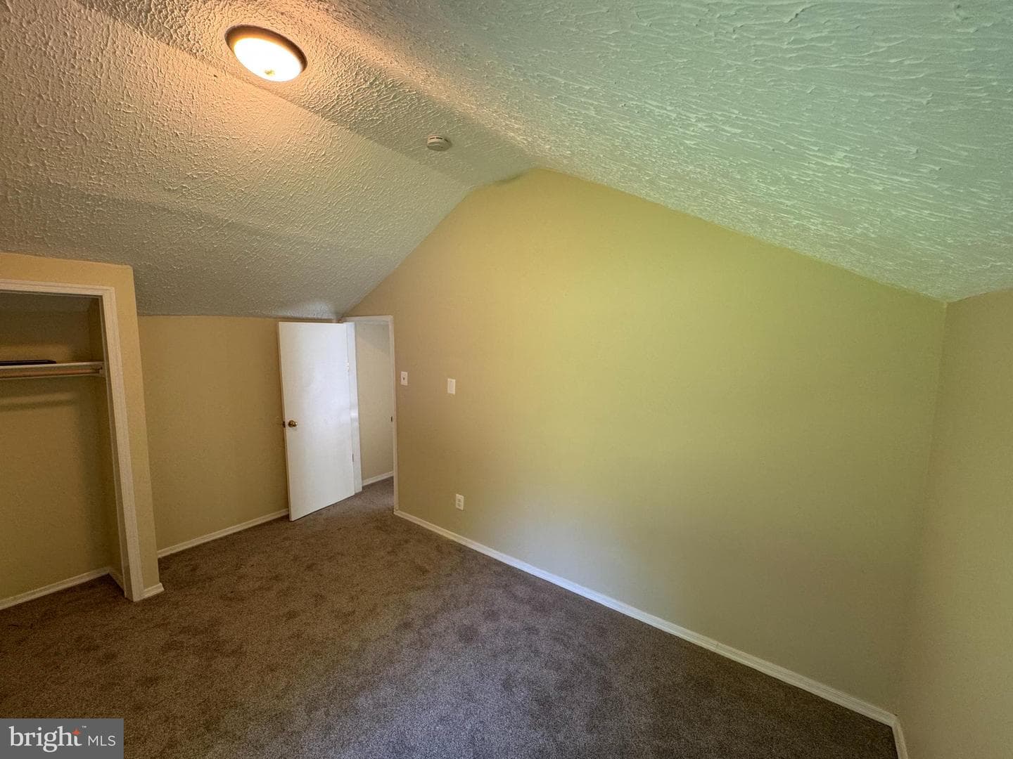 65 Dillow Lane photo 22