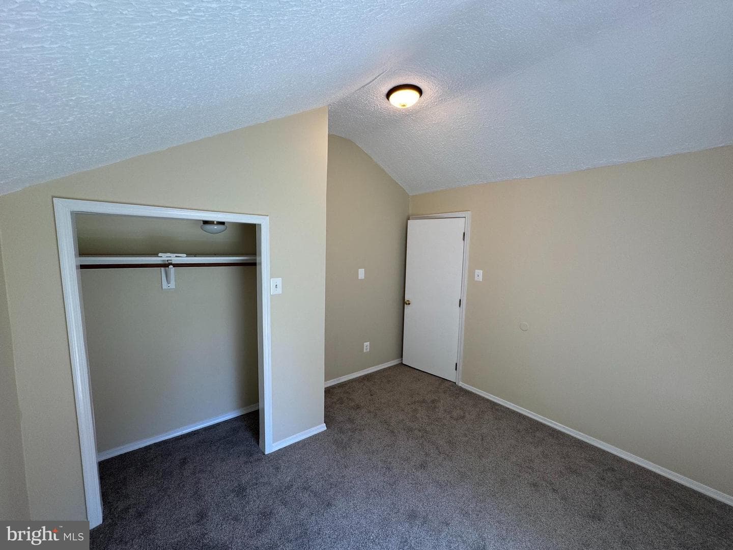 65 Dillow Lane photo 24